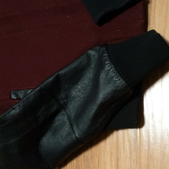 Danier Blink Leather Sleeve Varsity Bomber Jacket - Picture 4 of 9